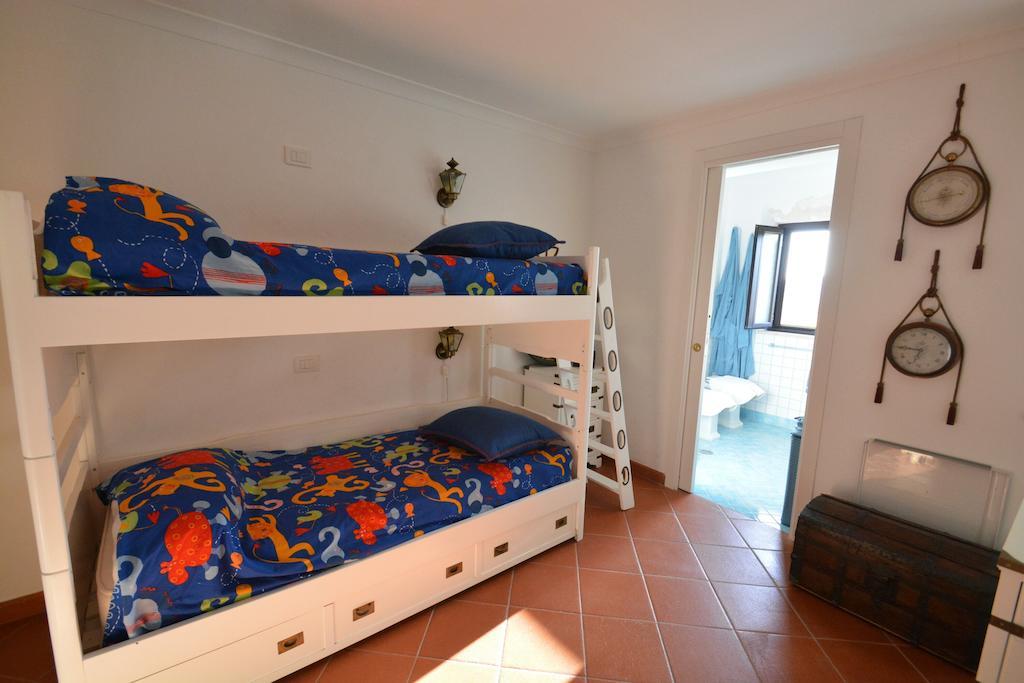 Neranya Apartment Massa Lubrense Room photo